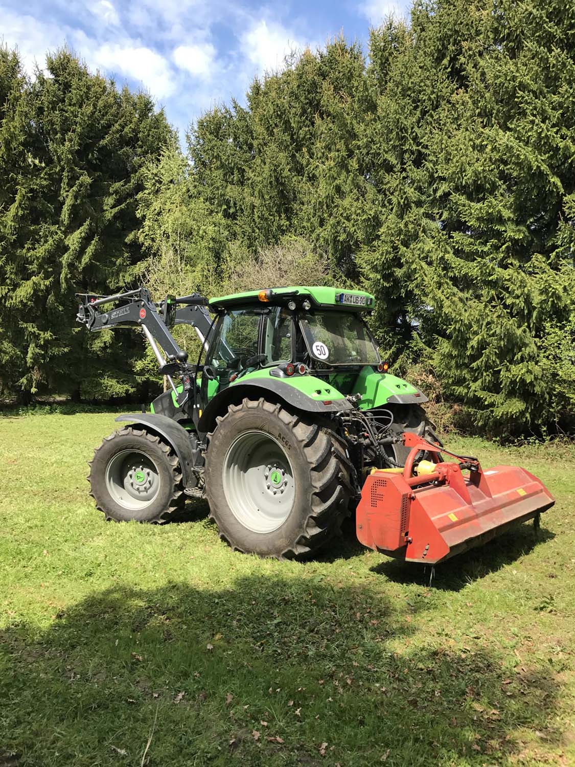 Deutz Fahr Schlepper mit Mulcher